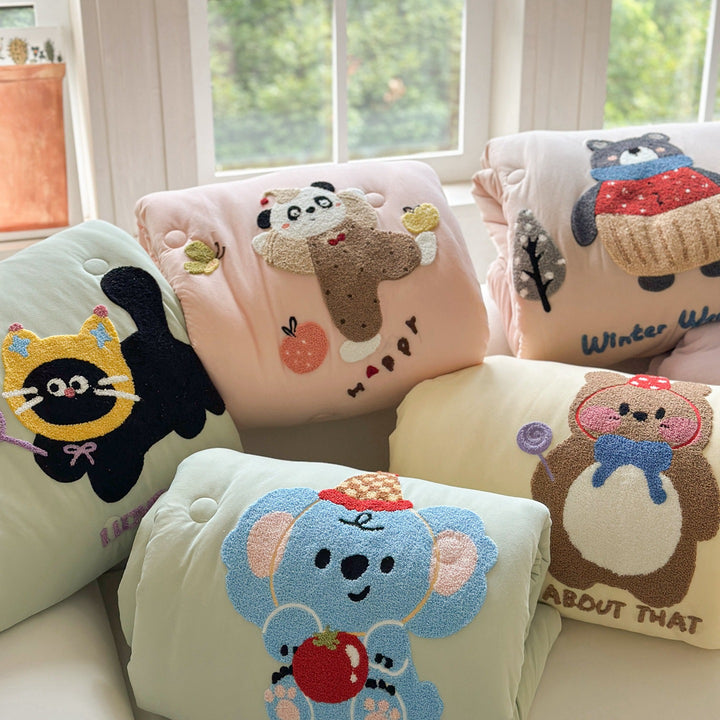 Children's bedding with tufted rabbit appliqué