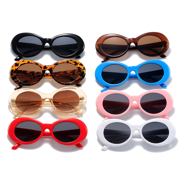 Ladies retro-inspired sunglasses with an elegant, oval frame Stornfield