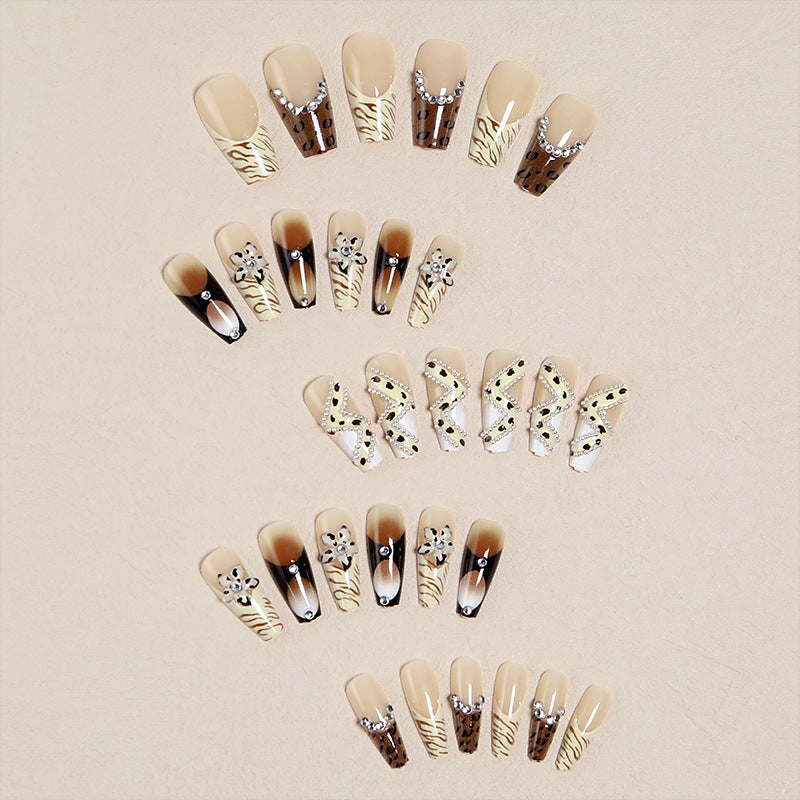 Glamorous Nail Set Stornfield