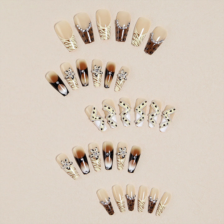Glamorous Nail Set Stornfield