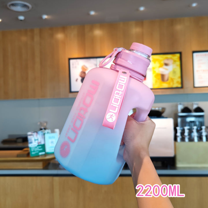 Women’s beverage container with large volume Stornfield