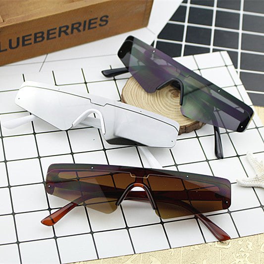 Ladies Sporty Oversized Sunglasses Stornfield