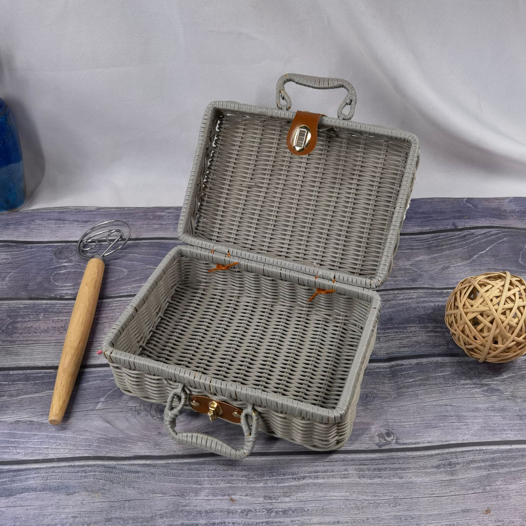 Women braided cosmetic and storage case Stornfield