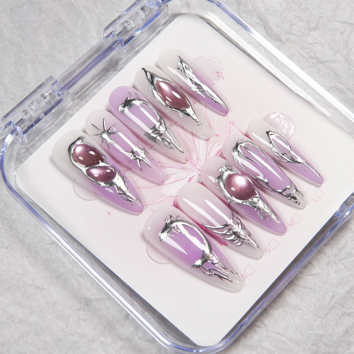 Artistic Press-On Nail Set with Metallic Accents
