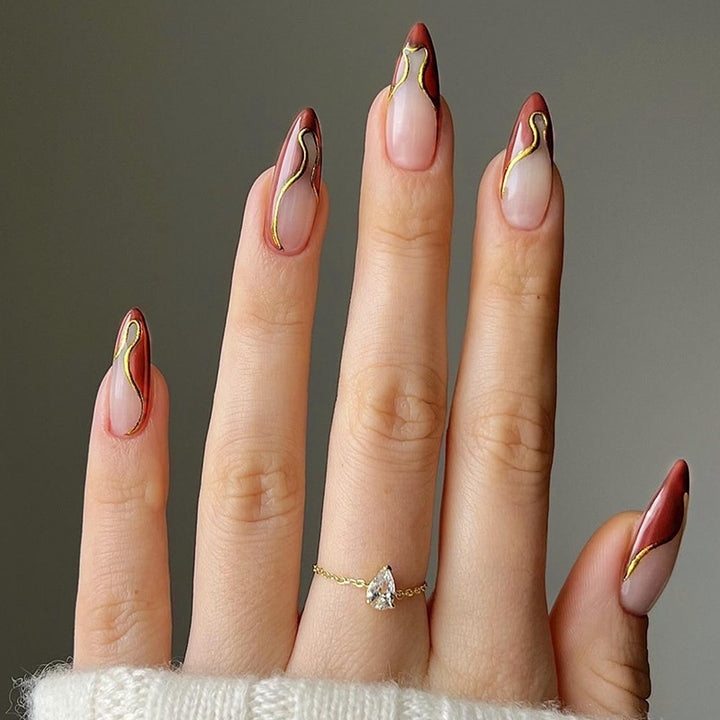 Artistic Nail Art Set with Elegant Swirl Design Stornfield