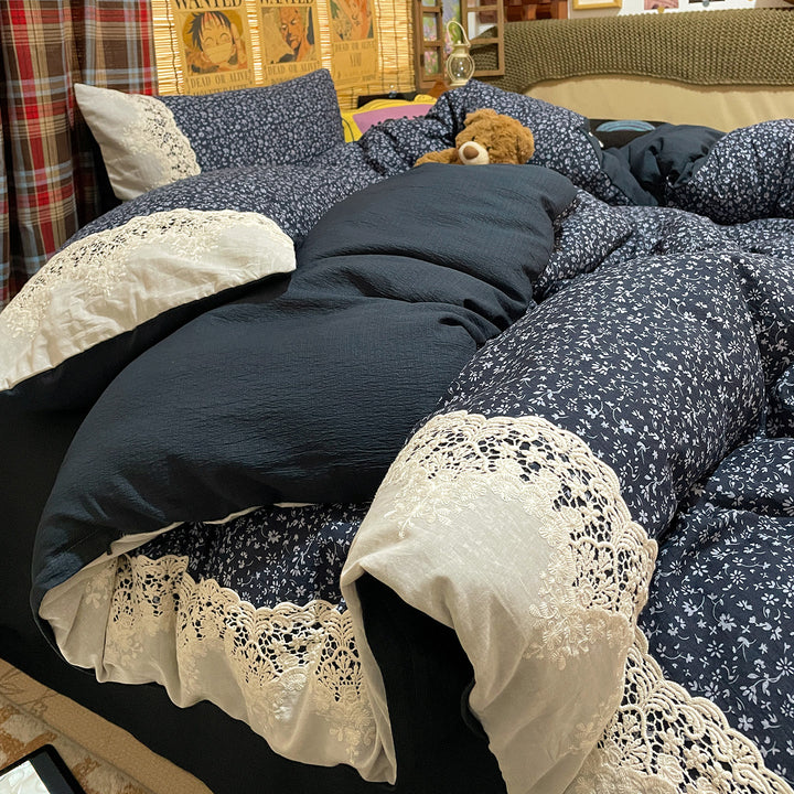 Floral Patterned Bedding Set