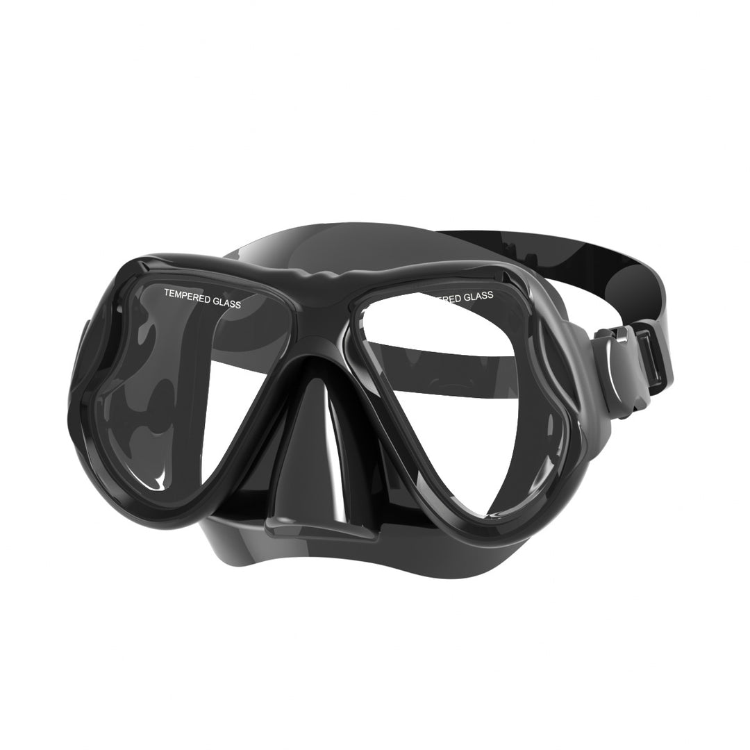 Diving mask with wide field of vision and impact-resistant design Stornfield