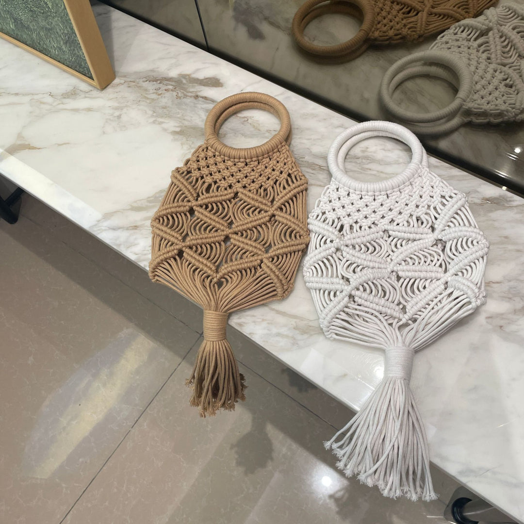 Hand-knotted macramé bag with tassels Stornfield