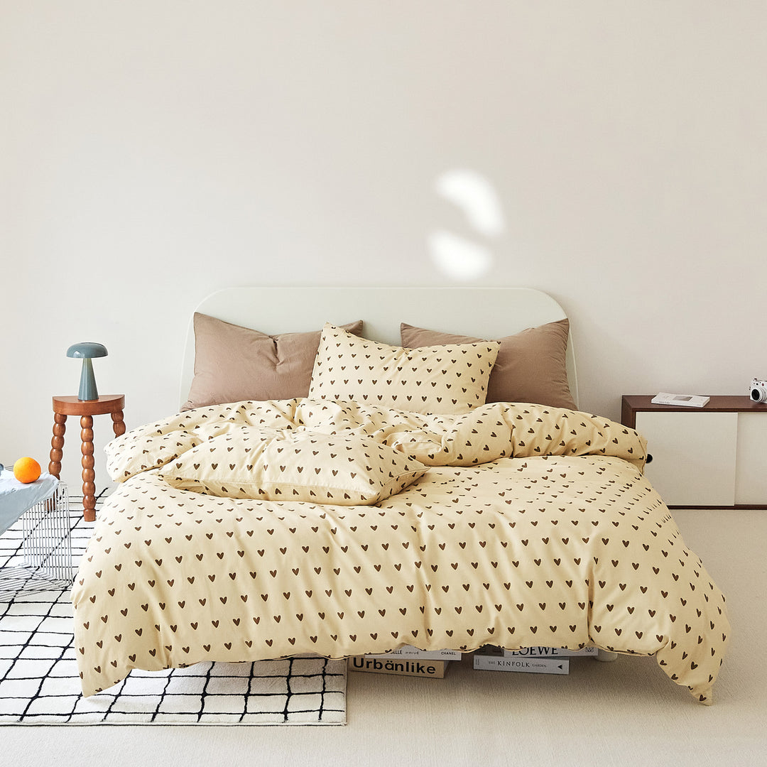 Bedding set made of cotton satin with large polka dot pattern
