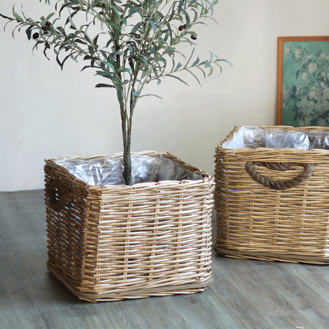 Storage basket with handcrafted details Stornfield
