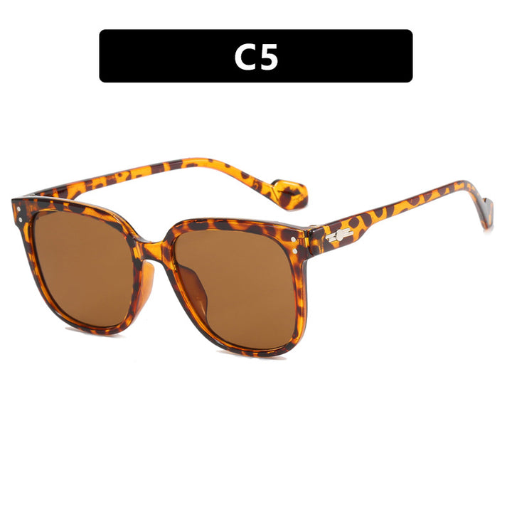 Women's square sunglasses with gentle gradient and protective UV filter Stornfield