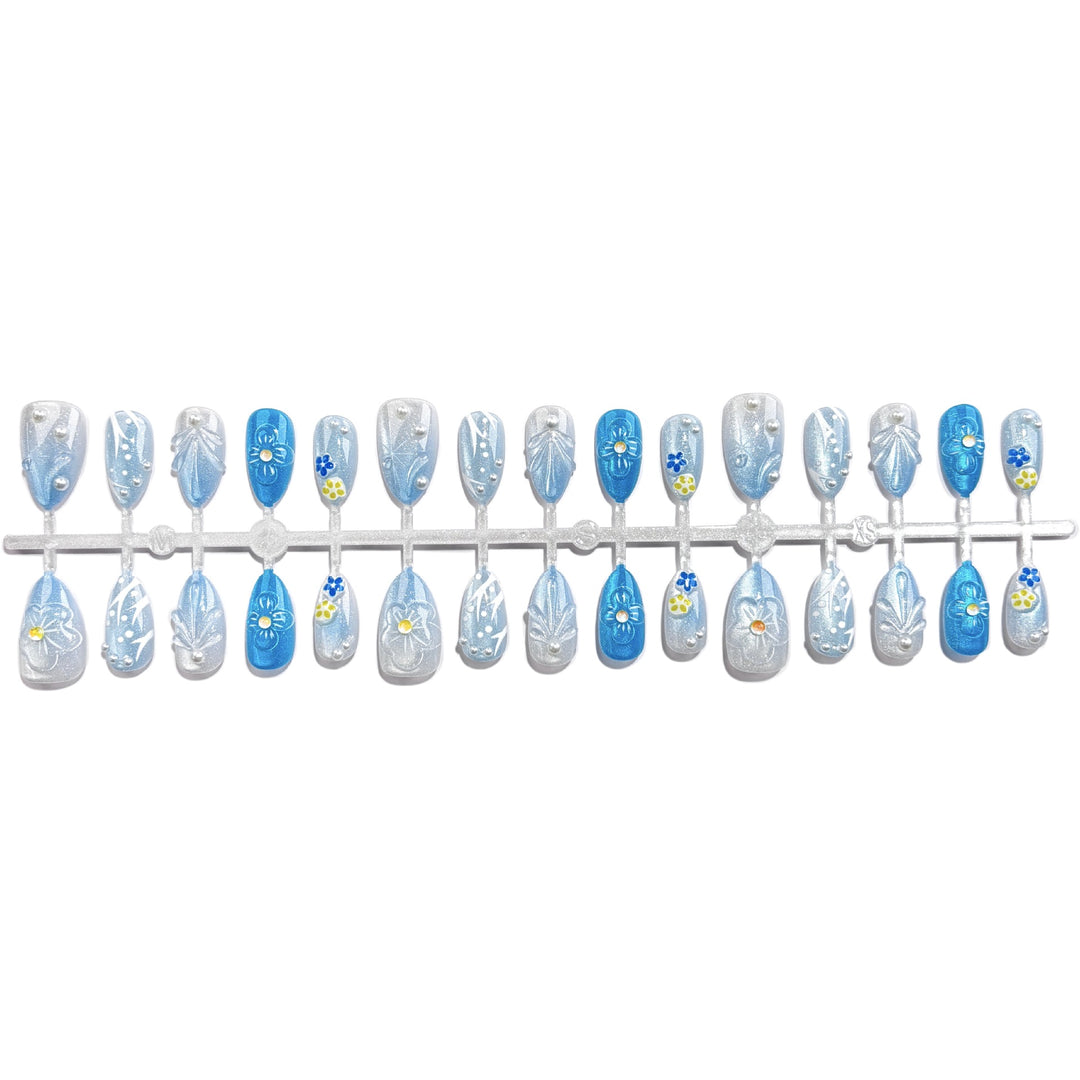Vibrant Floral Design Press-On Nail Set