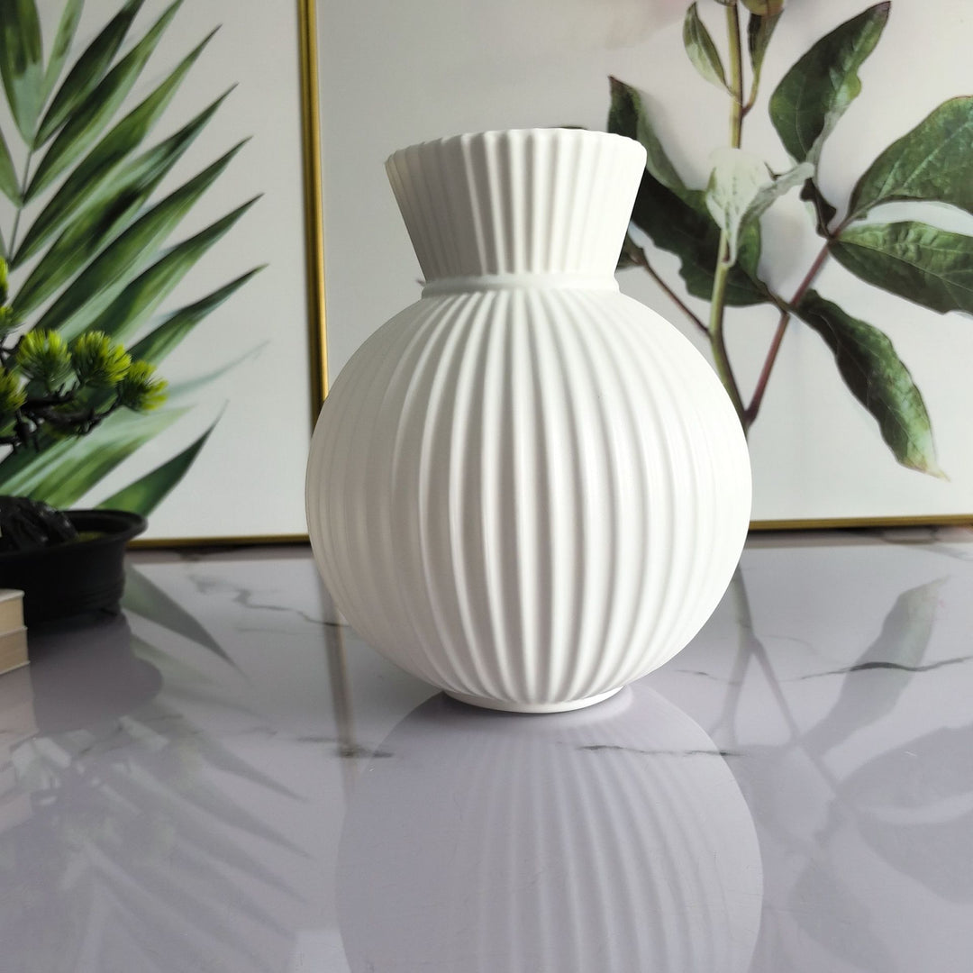 Elegant Ribbed Ceramic Vase Stornfeild