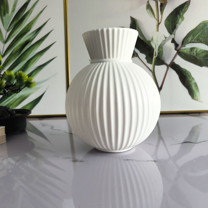 Elegant Ribbed Ceramic Vase Stornfeild