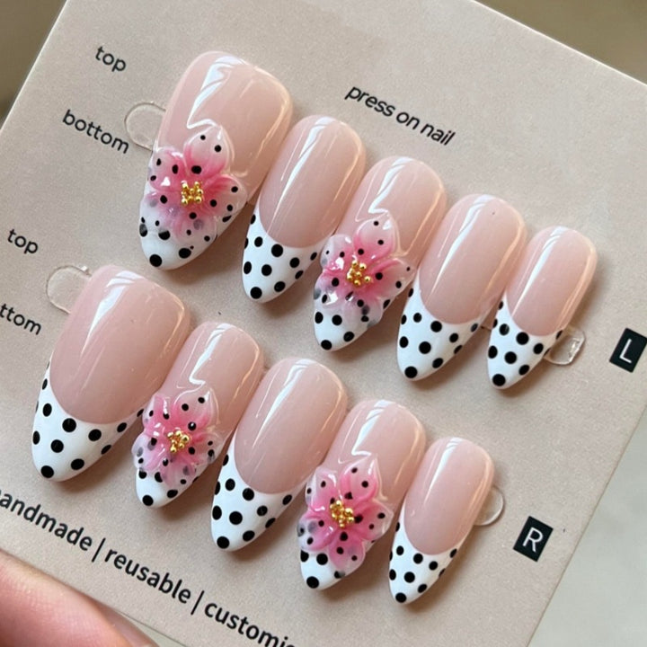 Nature-Themed Artistic Press-On Nail Set Stornfield