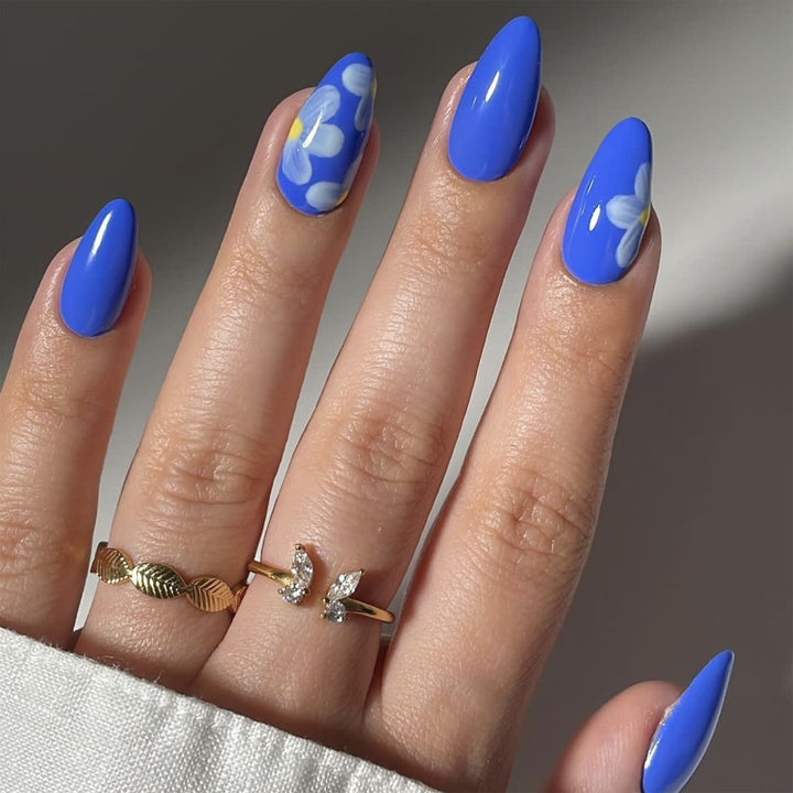 Artistic Floral Nail Set Stornfield