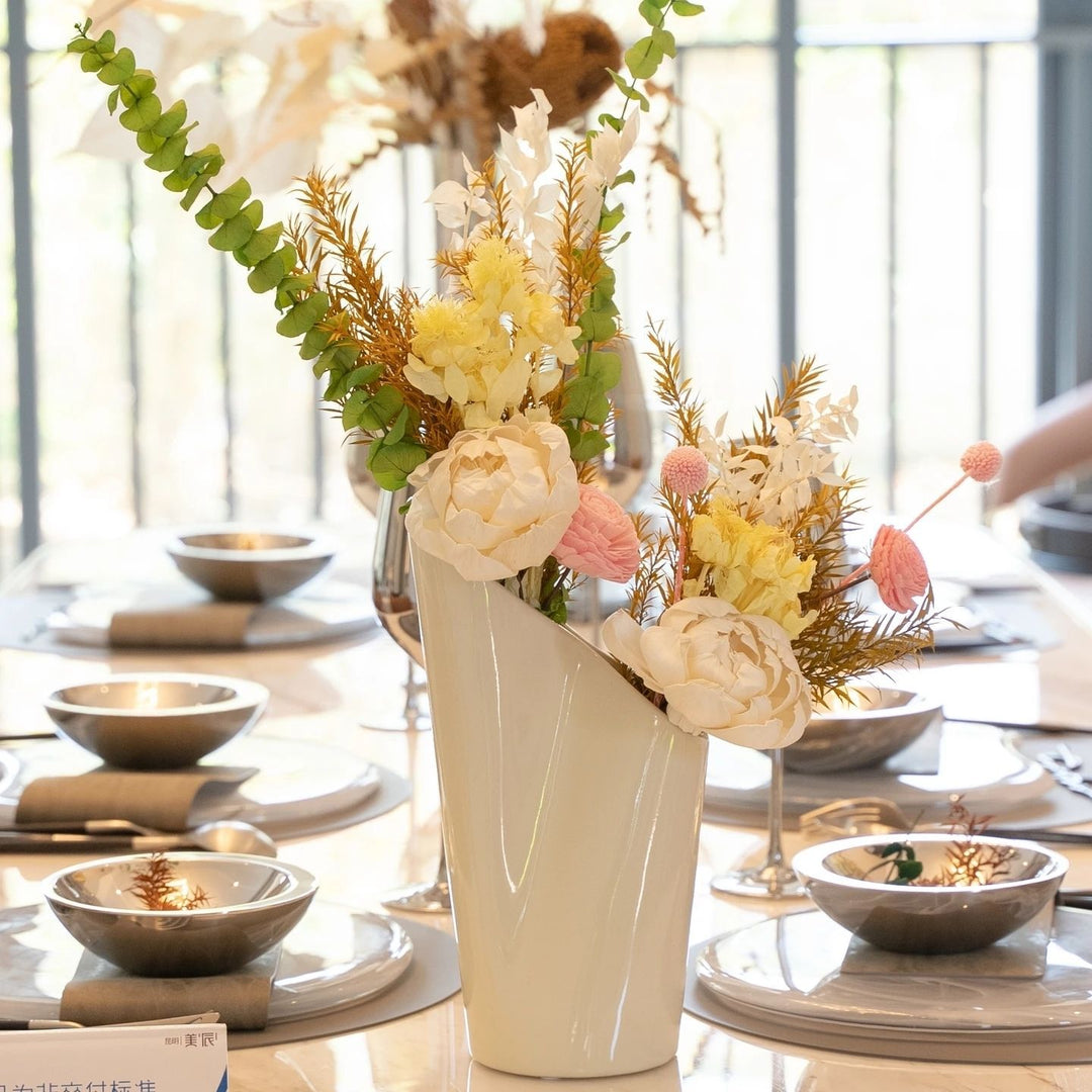 Elegant Dried Floral Arrangement in Contemporary Vase