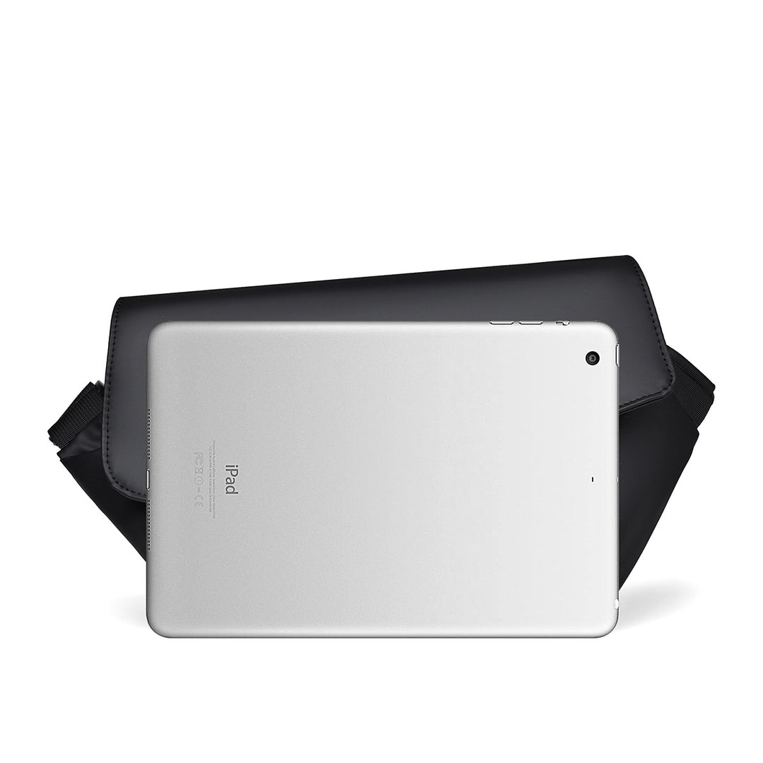 Shoulder bag with innovative design and integrated compartments Stornfield