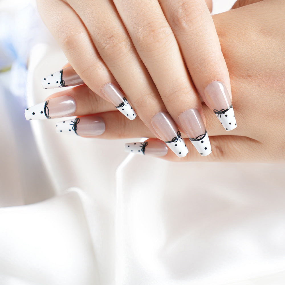 Elegant Designer Press-On Nail Set Stornfield