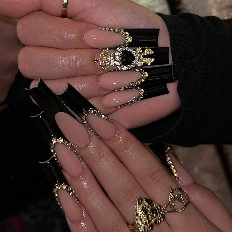Luxury artificial nail set with sparkling rhinestone decorations and elegant accents Stornfield