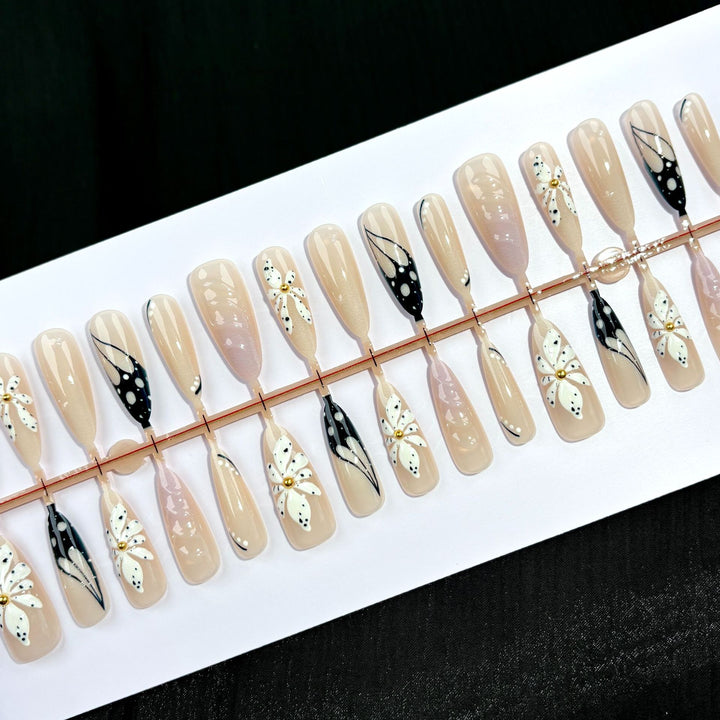 Elegant Polka Dot and Lace Press-On Nail Set