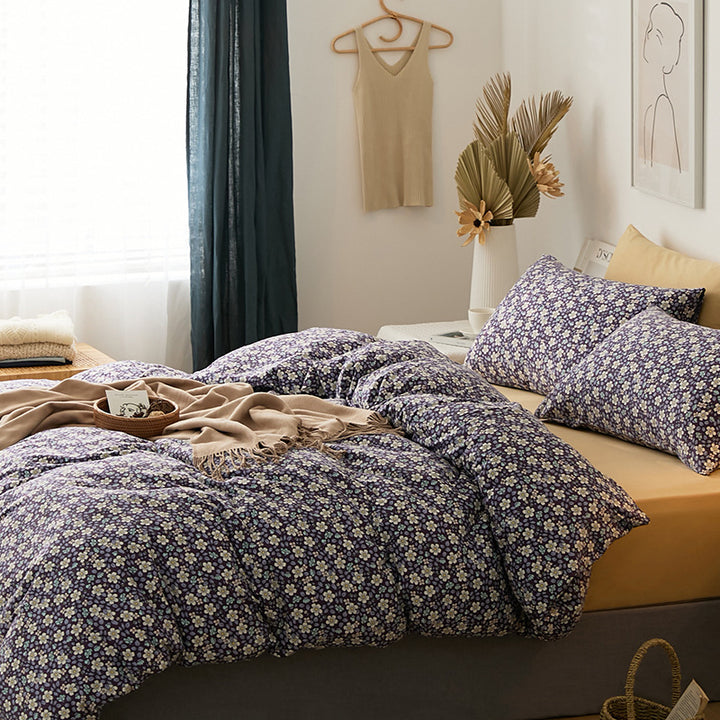 Bedding set with quilted light down filling, cotton blend and fine millefleurs print