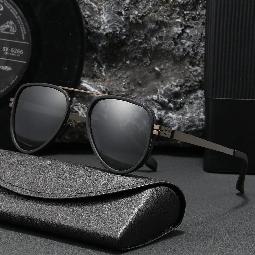 Women Aviator Sunglasses with robust metal frame and polarized lenses Stornfield