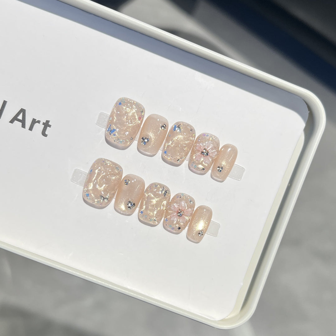 Decorative Floral Press-On Nail Set with Shimmering Accents Stornfield