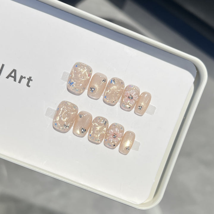 Decorative Floral Press-On Nail Set with Shimmering Accents Stornfield