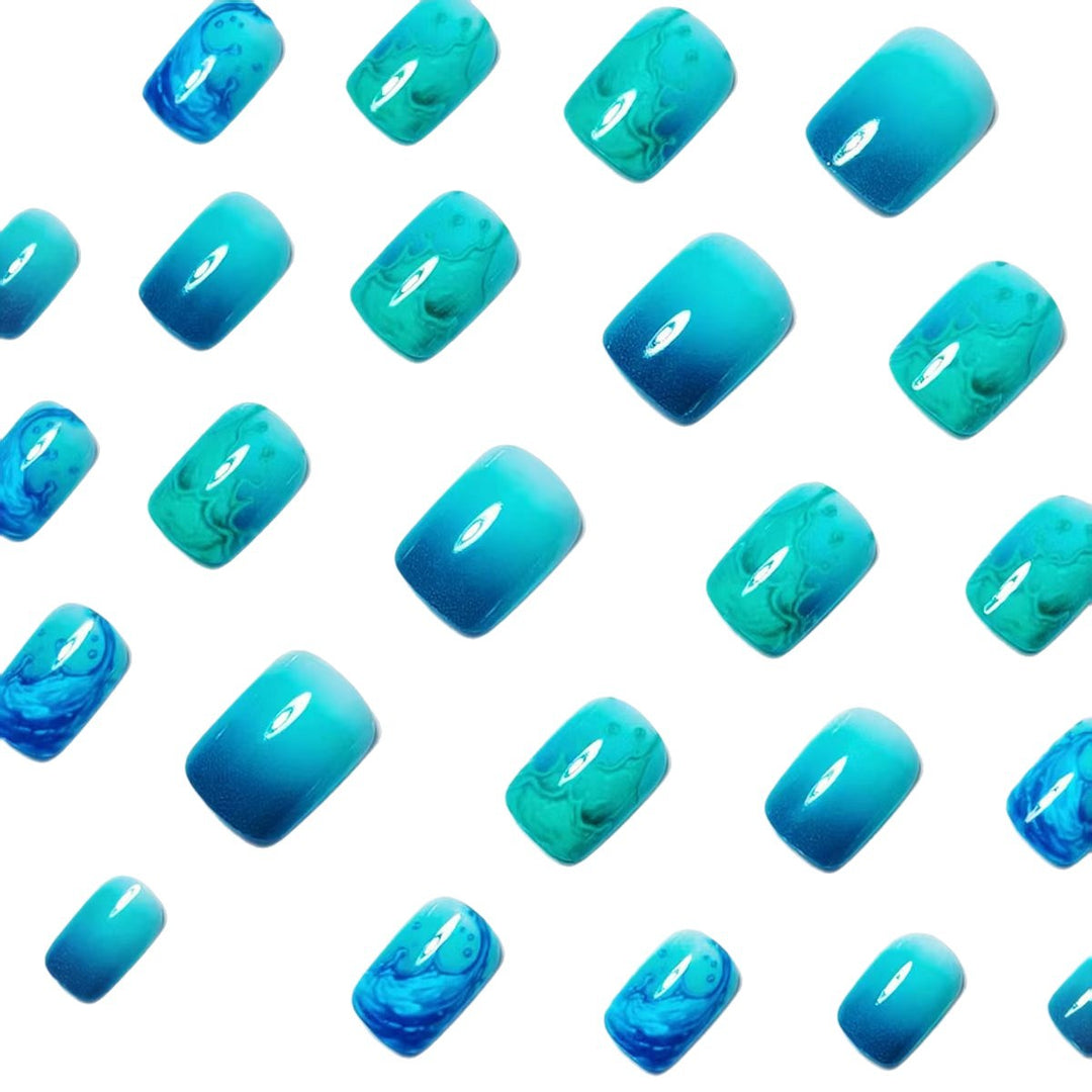 Artificial nails with elaborate wave design Stornfield