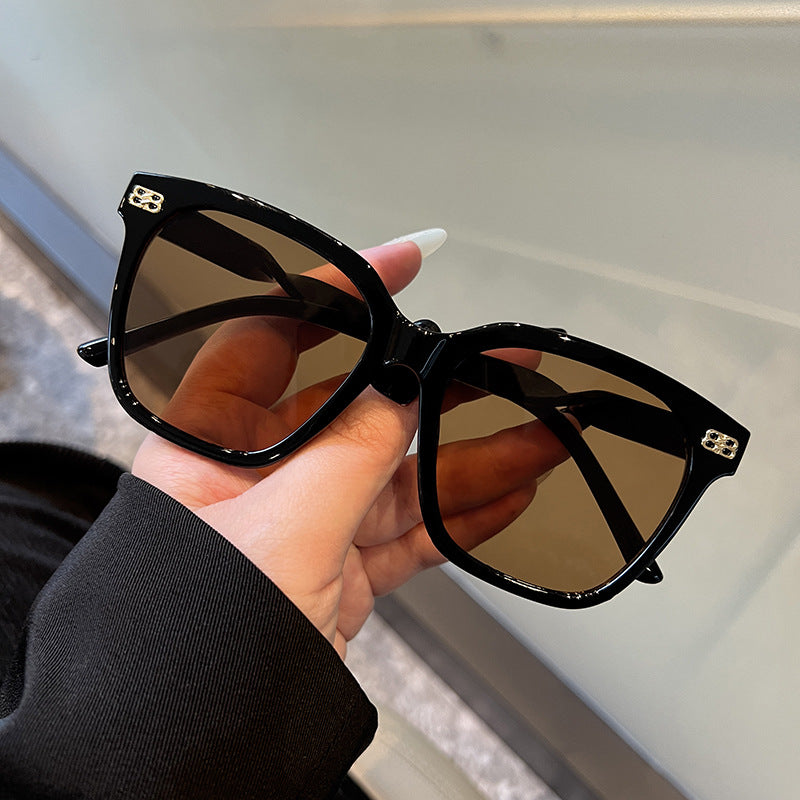 Women square sunglasses with elegant frame structure and UV protection Stornfield