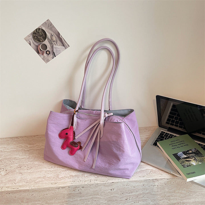 Elegant Tote Bag with Zipper and Practical Interior Pockets Stornfield