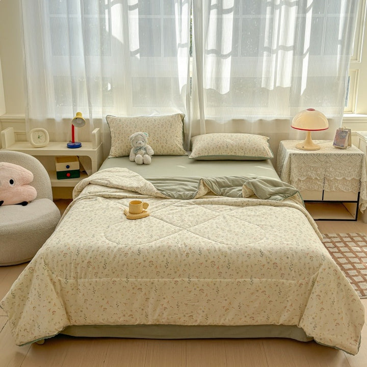Floral Patterned Quilted Bedspread