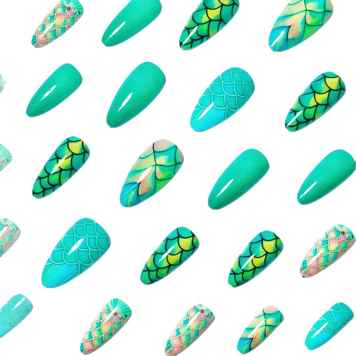 Artificial nails with scale pattern Stornfield