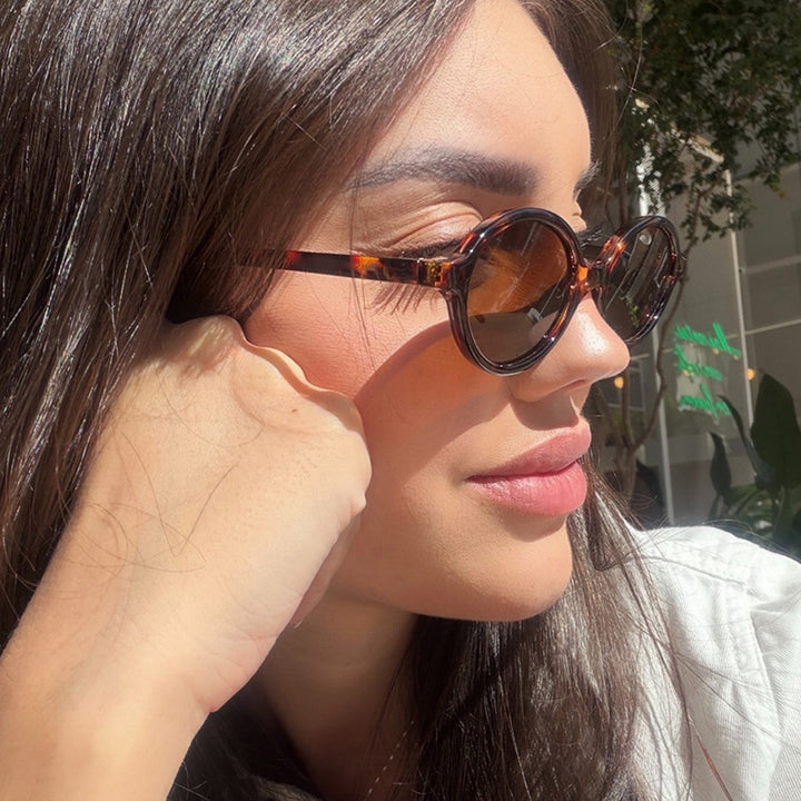 Ladies fashionable retro-inspired sunglasses Stornfield