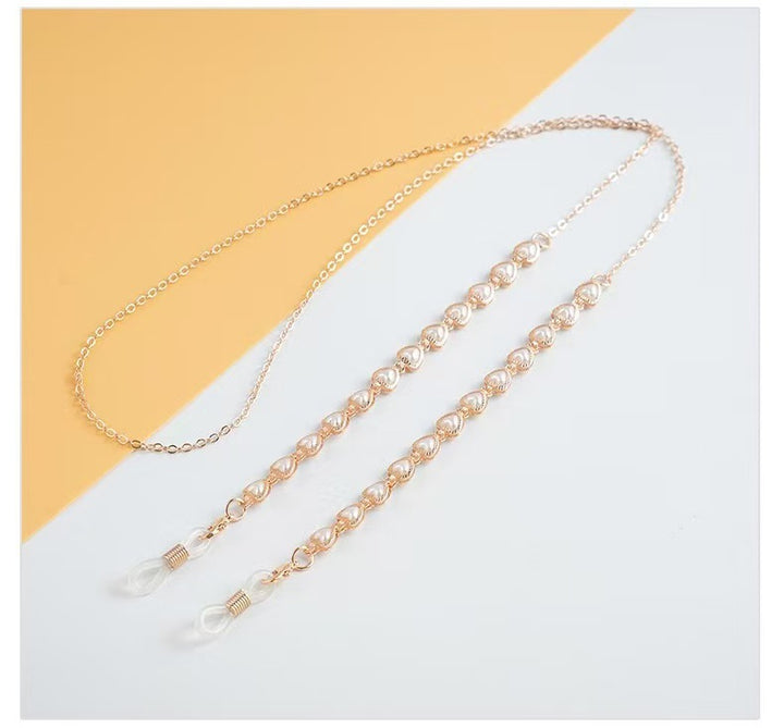 Elegant Beaded Eyewear Chain Stornfield