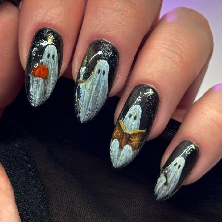 Artificial fake nails with spooky designs Stornfield