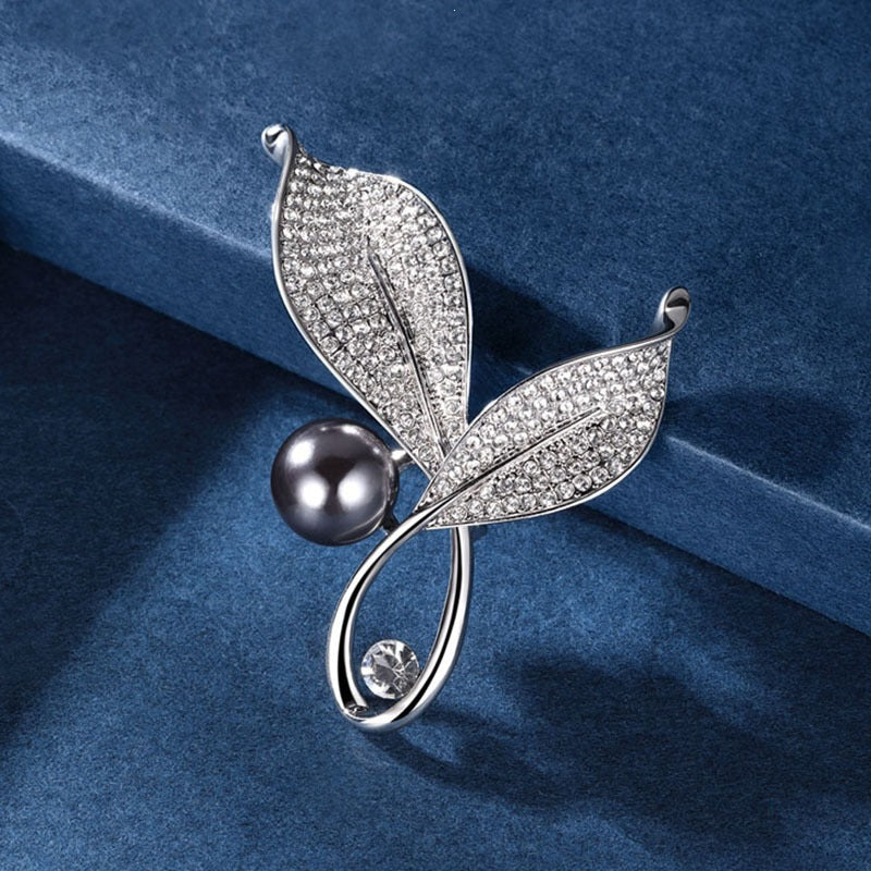 Elegant and Glamorous Brooch with Pearls and Crystals Stornfield