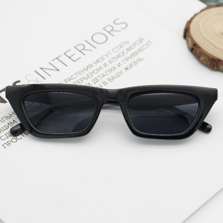Women’s geometric sunglasses with refined plastic frame Stornfield