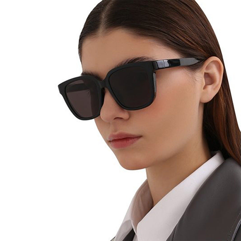 Ladies Cat-Eye Sunglasses with elegant and modern frame Stornfield