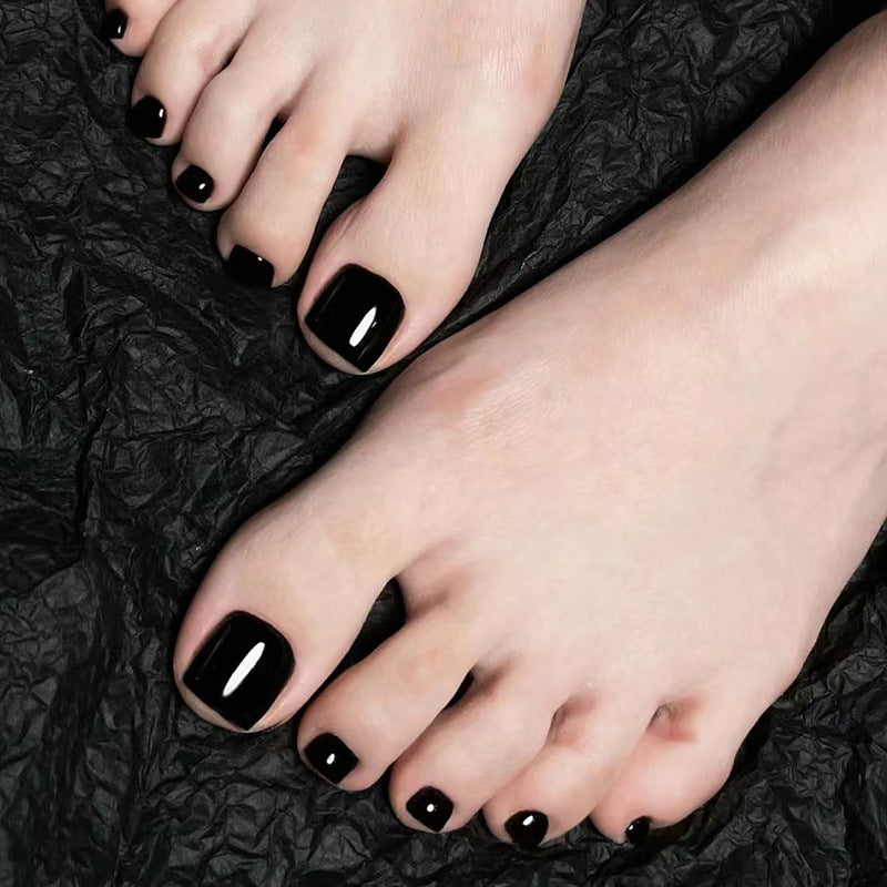 Elegant toenail art Stornfield