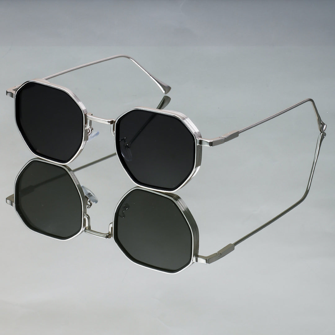 Ladies sunglasses in an elegant, geometric style with durable frame Stornfield