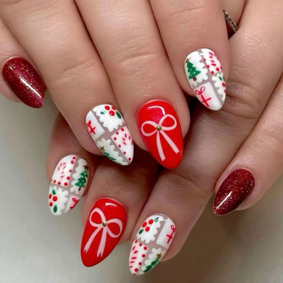 Artistic Holiday-Themed Nail Art Kit