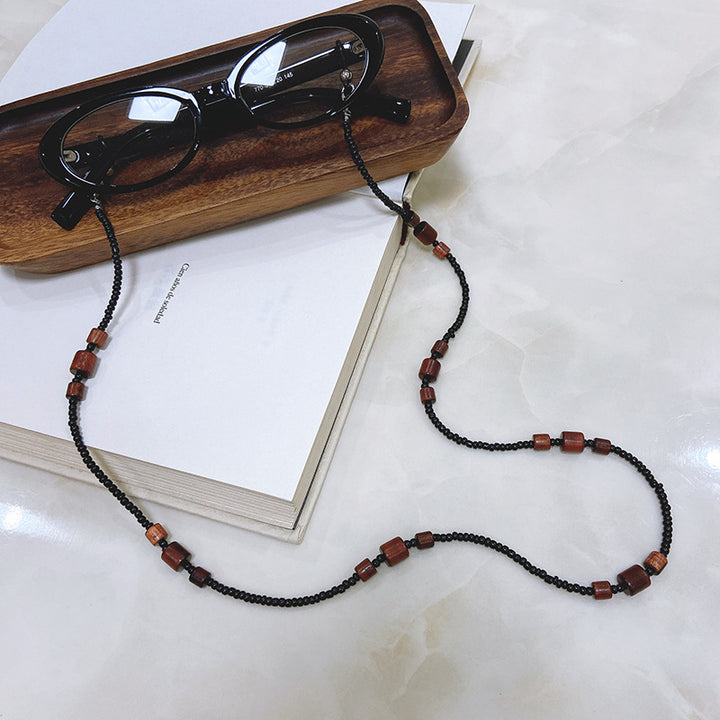 Fashionable glasses holder chain with stylish beads Stornfield