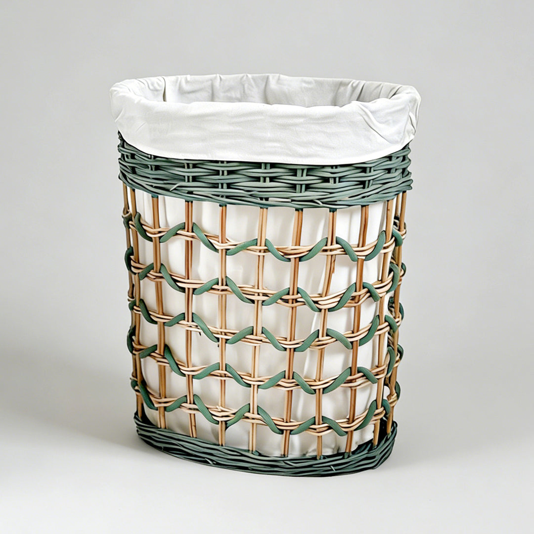 Stylish laundry basket with removable inner lining Stornfield