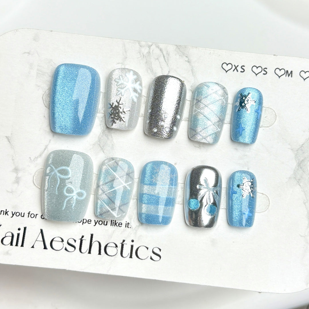 Glittering Winter-Themed Press-On Nail Art Set