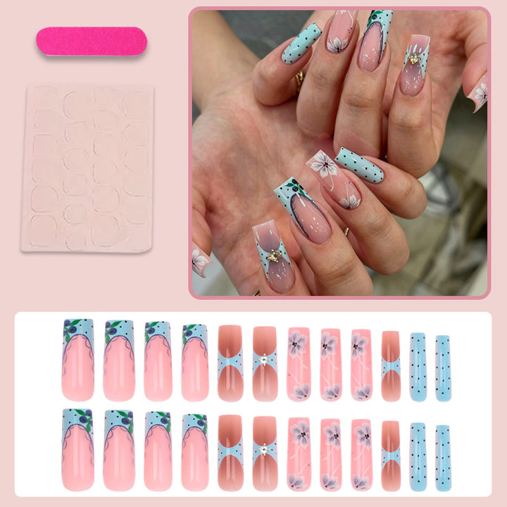 Artificial nail set with floral designs Stornfield