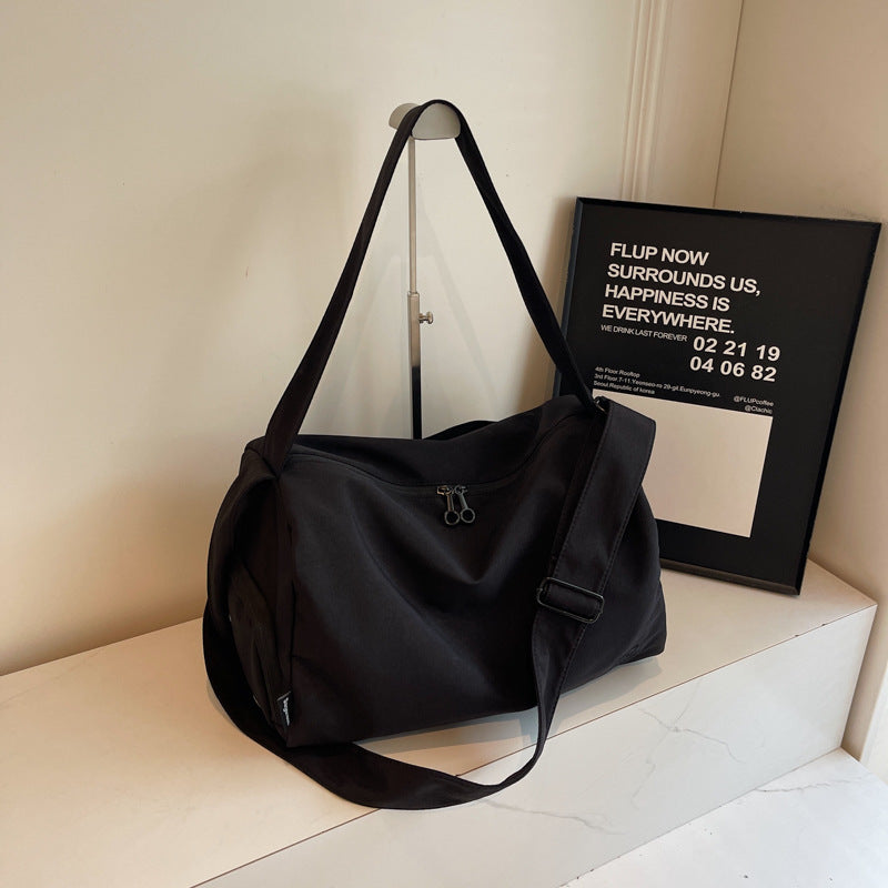 Spacious Multi-Functional Weekend Duffle