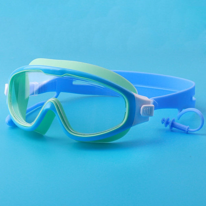 Swim mask with extended field of vision and child-friendly design Stornfield