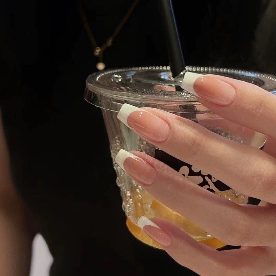 Trendy moon and star design artificial nails Stornfield